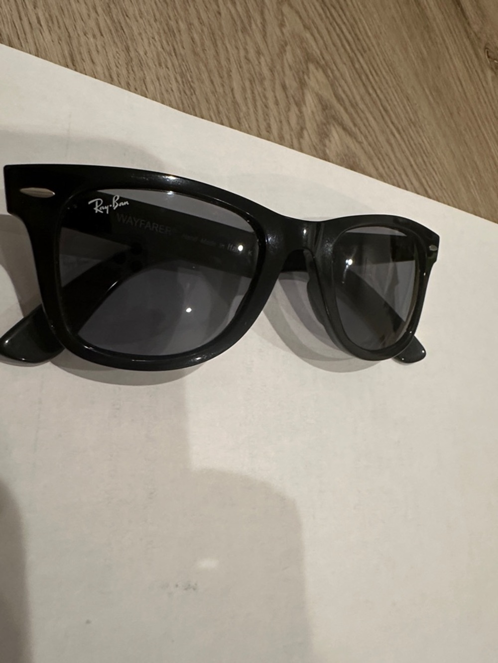 Ray-Ban Black Wayfarer Sunglasses light blue Gray Lenses